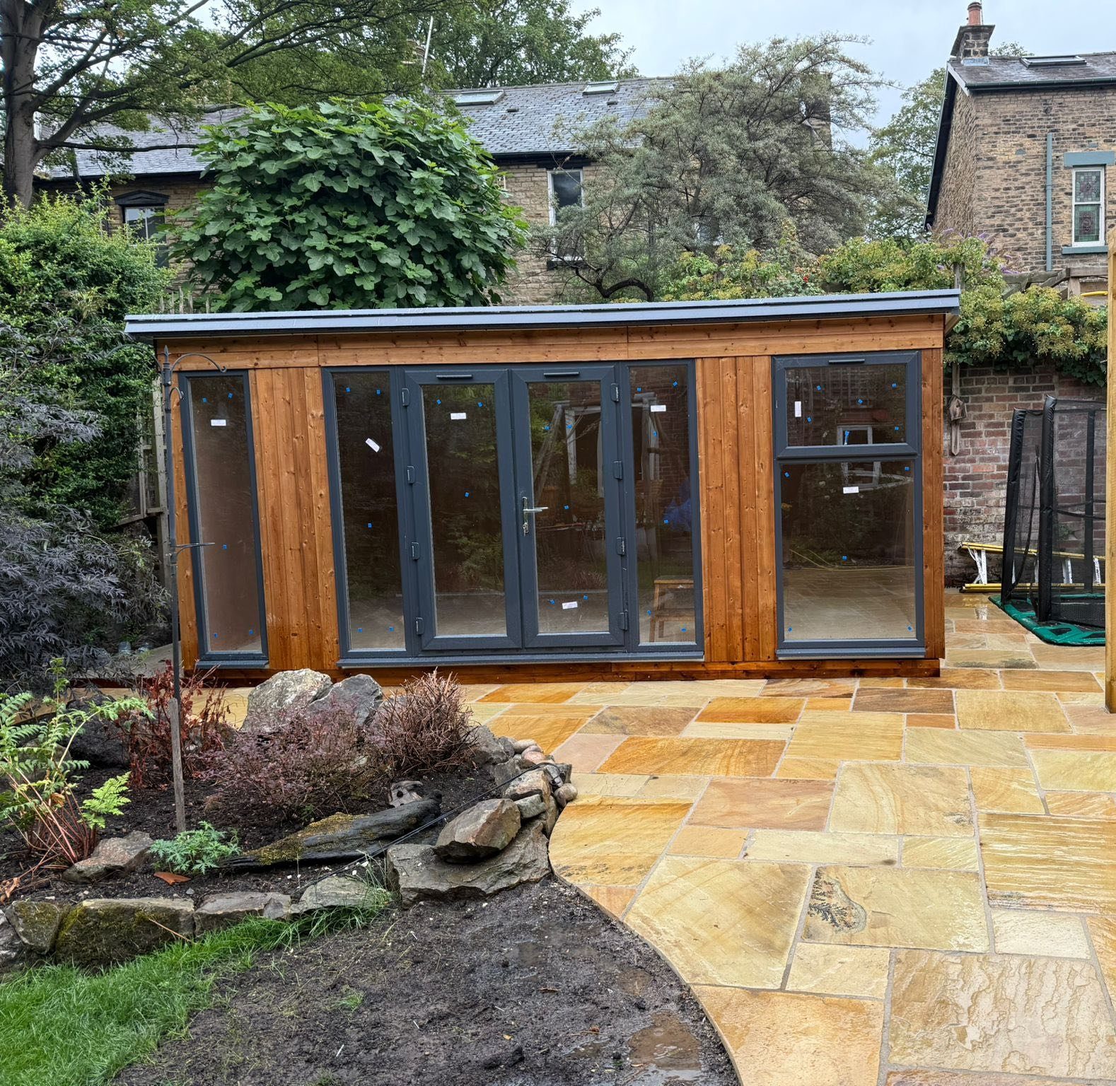 Garden outhouse / outdoor building